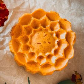 Shampoo für glänzendes Haar mit Mango und Urucumpulver