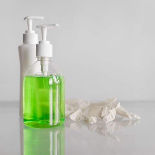 Händedesinfektionsmittel für zu Hause in Spray- und Gel Form