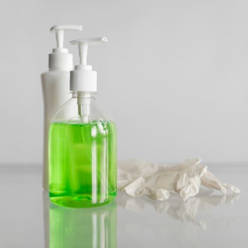 Händedesinfektionsmittel für zu Hause in Spray- und Gel Form